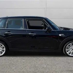 2017 MINI Hatch 1.5 Cooper 5-door Auto - Image 5