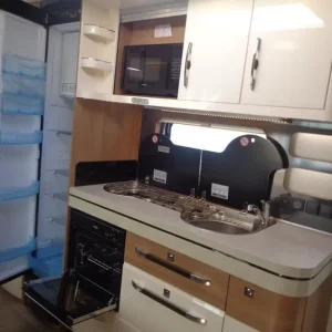 Hobby 650 Excellent 5 Berth Fixed Bed Caravan 2022 - Image 8