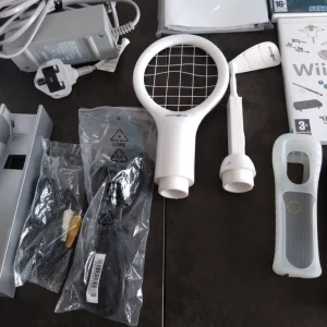 Wii console and games bundle - Image 3