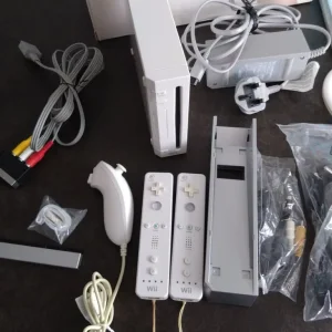 Wii console and games bundle - Image 4