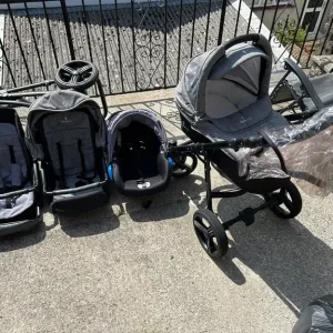 Venicci 3 in 1 pram