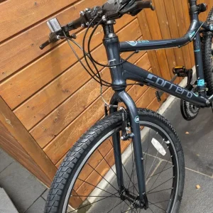 Carrera Axle Ltd women's hybrid bike 21-speed trigger gears 18 inch frame 27.5 wheels - Image 3