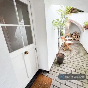 1 bedroom flat in Welclose Street, llanwrtyd-wells, Powys (1 bed)
