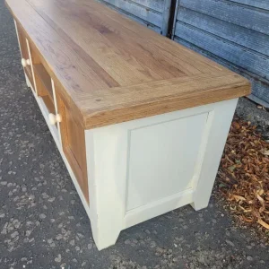 Solid oak topped entertainment unit - Image 2