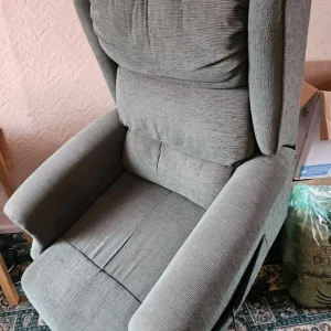 Rise and recline chair - Image 3