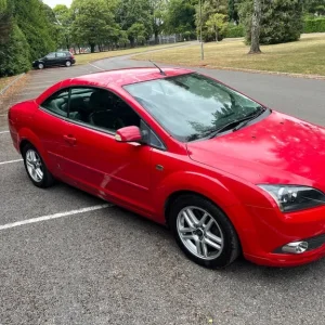 2007 Ford Focus CC Convertible - Image 2
