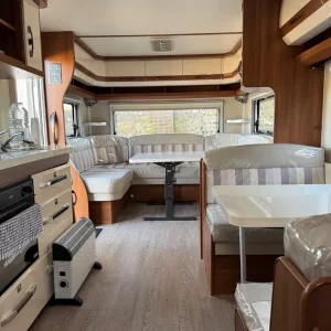 2016 Hobby VIP 660 - Image 2