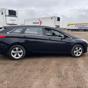 2014 Hyundai i40 1.7 CRDi Blue Drive Active 5-door Estate - Image 4
