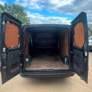 2016 Renault Trafic 1.6 dCi 27 Sport Panel Van - Image 4