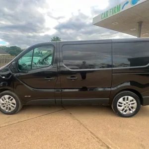2016 Renault Trafic 1.6 dCi 27 Sport Panel Van - Image 5