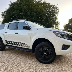 Nissan Navara Double Cab 4x4 2.3dci 190ps TT N-Guard Automatic 2020 - Image 2