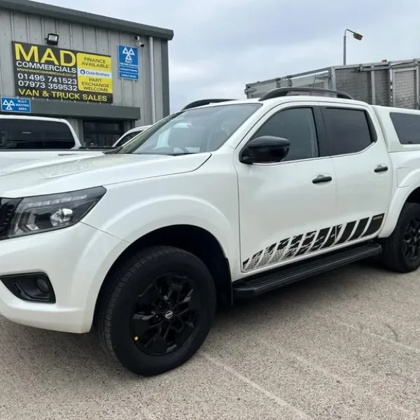 Nissan Navara Double Cab 4x4 2.3dci 190ps TT N-Guard Automatic 2020