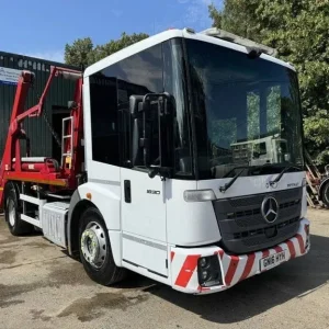 2016 MERCEDES ECONIC 1830 SKIP LOADER