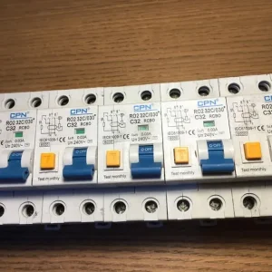 5 x RCBO 32A 2P C32 R02 32C/030*
