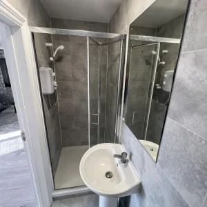 Studio flat - Image 6