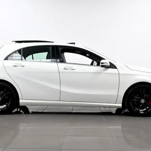 2015 Mercedes-Benz A-Class 2.1 A200d Sport 7G-DCT Euro 6 5-door hatchback diesel automatic - Image 5