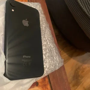 iPhone XR unlocked black 64GB good condition - Image 4