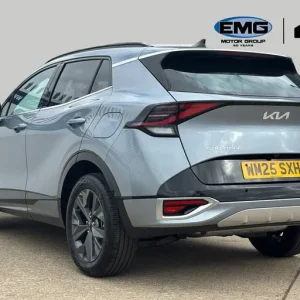 Kia Sportage GT-Line 1.6 Hybrid SUV - Image 5