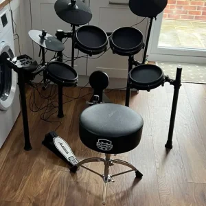 Alesis Nitro Mesh Electronic Drum Kit 8-Piece + Mapex Stool