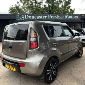 2011 Kia Soul 1.6 CRDi Tempest SUV 5dr Diesel Auto Euro 4 (126 bhp) HATCHBACK Diesel Automatic - Image 4