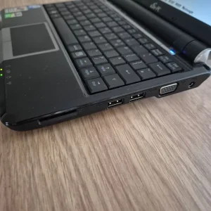 Asus Eee PC 9001 tiny laptop running Linux Mint - Image 3