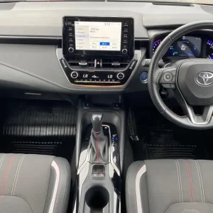 2021 Toyota Corolla 2.0 VVT-i Hybrid GR Sport 5-door CVT Hatchback - Image 5