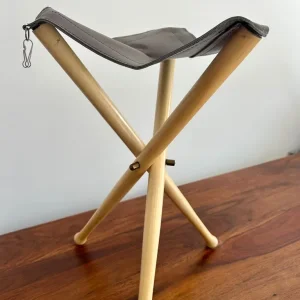 Vintage-Style Folding Tripod Camp Stool – Wood & Leatherette - Image 3