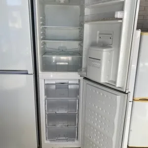 Beko fridge freezer - Image 4