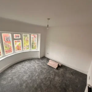 Newly Renovated 4-Bed Semi-Detached - Image 7