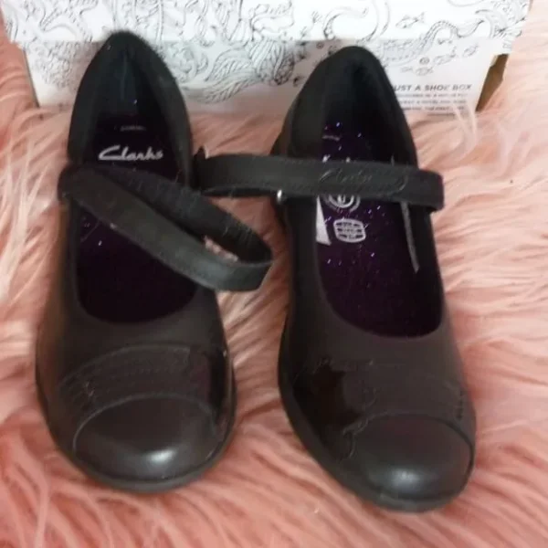 Clarks girls school shoes size 1½ black leather