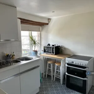 1 bedroom flat in danbury, chelmsford - Image 6