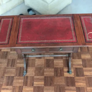 Vintage table with 2 drawers