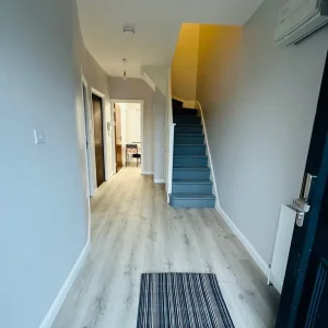 Double Room Available - N17 - Image 4