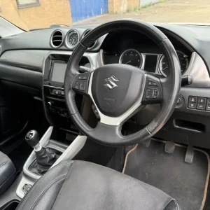 2015 Suzuki Vitara 1.6 DDiS SZ5 AllGrip Diesel Manual 5-door Hatchback - Image 8