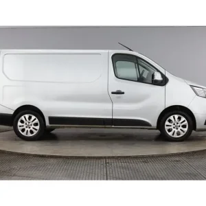 Renault Trafic SL28 DCI BLUE 130 SPORT SWB Low Roof - Image 4