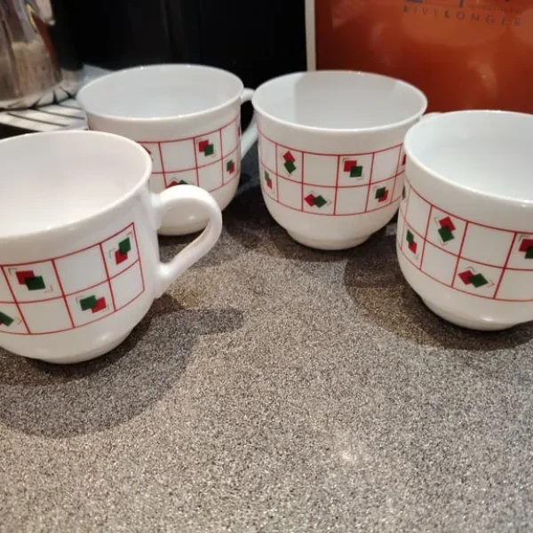 4x Vintage French Arcopal Red And Green Chequered Milk Glass Cups