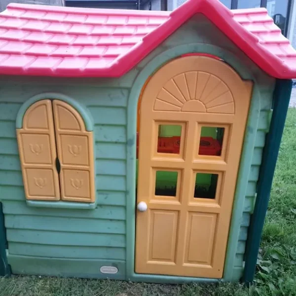 Outdoor Little Tikes Playhouse