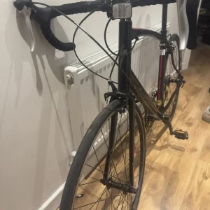 Specialized Secteur XL Road Bike - Image 3