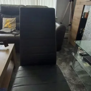 Dining table and 6 chairs - Image 6