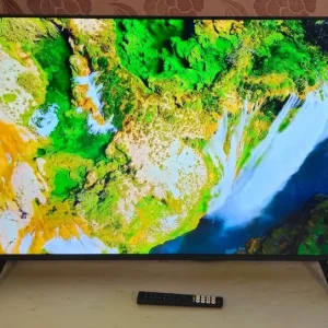Hisense 55 inch smart 4k ultra HD led TV unused with remote - Image 2