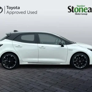 2020 Toyota Corolla Hybrid Hatchback - Image 4