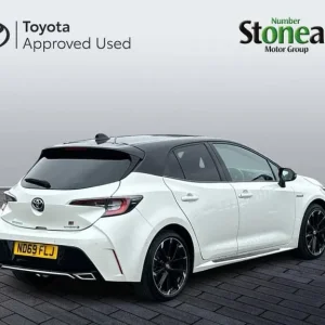 2020 Toyota Corolla Hybrid Hatchback - Image 5