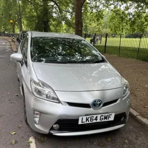 Toyota Prius T Spirit VVT-I CVT 2014 1797cc - Image 2