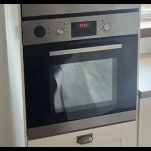 Kitchen oven, hob and hood - Image 3