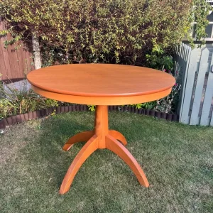 Extendable dining table & x4 chairs - Image 6