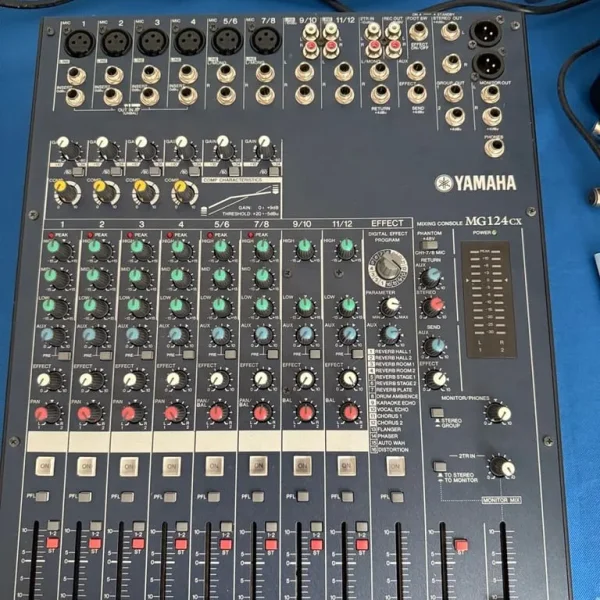 Yamaha MG124CX Mixing Desk