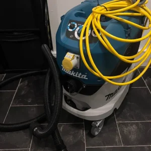 110V MAKITA VC4210 M-CLASS DUST EXTRACTOR WET DRY NEW