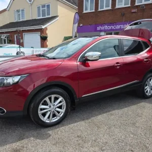 2014 Nissan Qashqai 1.6 dCi Acenta Premium 5-door SUV - Image 2