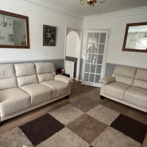 Suite (2-seater in perfect condition)