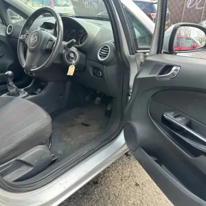 2011 Vauxhall Corsa SXi 1.2, LEZ compliant, air conditioning, cruise control - Image 8